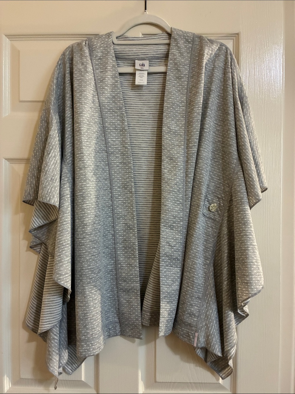 CAbi 5846 reversible Light Heather Gray Open-Front Draped Cape
